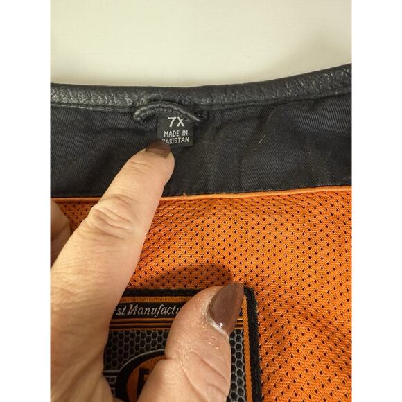 First Classics Black 7X Mens Leather Vest - Picture 3 of 7